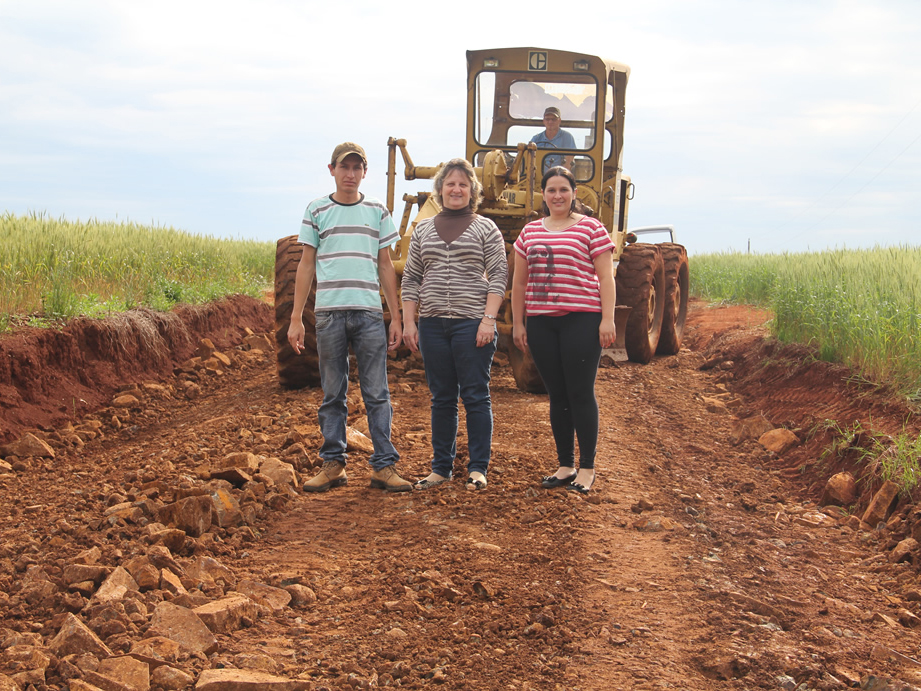 EXECUTIVO VISTORIA OBRAS DE RECUPERAÇÃO DE ESTRADAS